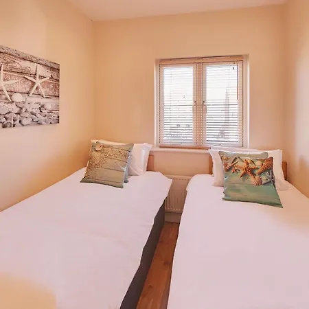 Host & - The Scuttlebutt Townhouse * Whitby