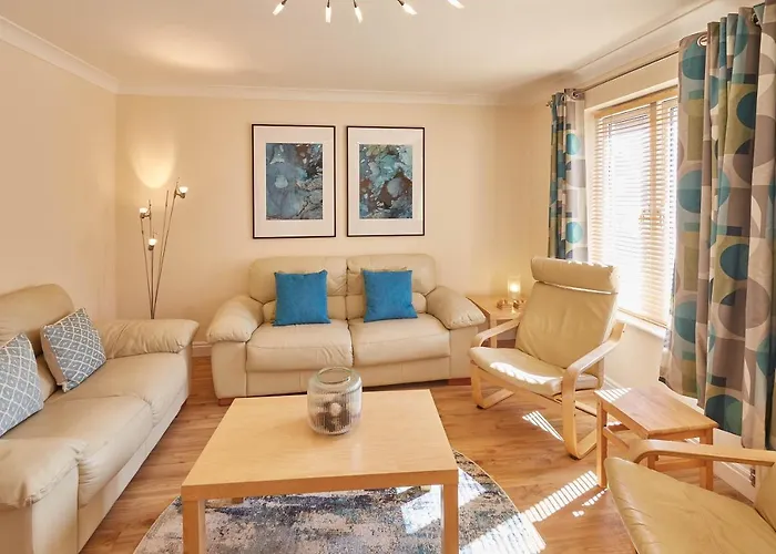 Host & - The Scuttlebutt Townhouse