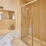 Host & - The Scuttlebutt Townhouse Holiday home *