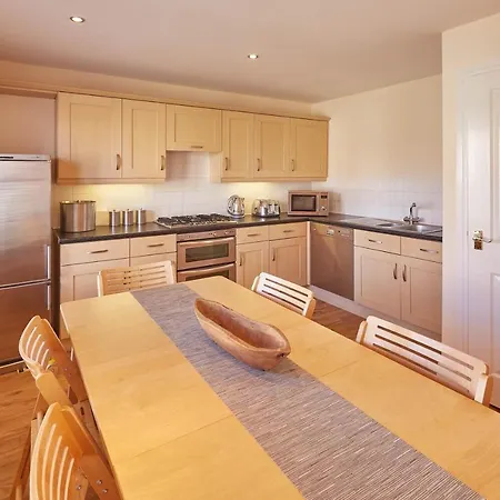 Holiday home Host & - The Scuttlebutt Townhouse *