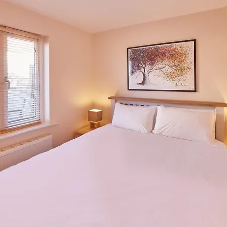 Host & - The Scuttlebutt Townhouse Holiday home *